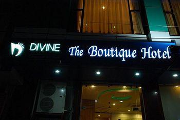 Divine Hotel Jaipur 149, Bhag Singh Circle,Adarsh Nagar