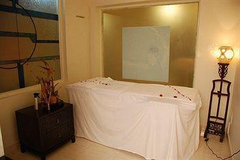 Divine Hotel Jaipur 149, Bhag Singh Circle,Adarsh Nagar