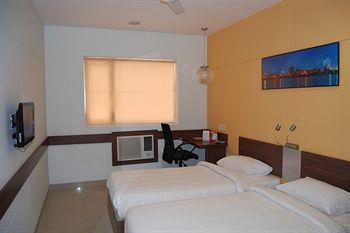 Ginger Hotel Jamshedpur Plot no 678 & 1008, Opp. Voltas Building, Bistupur Main Road