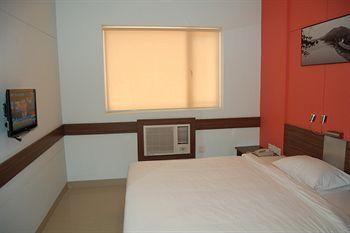 Ginger Hotel Jamshedpur Plot no 678 & 1008, Opp. Voltas Building, Bistupur Main Road