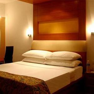 Hotel Riverside Resort Kumbakonam 32, 33, College Road