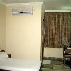 Hotel Emerald Park Chennai 1, First Main Road, Jayanagar Jayanagar