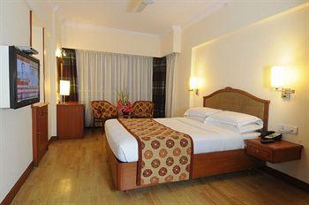 Fariyas Hotel Mumbai 25 Off Arthur Bunder Road, Colaba