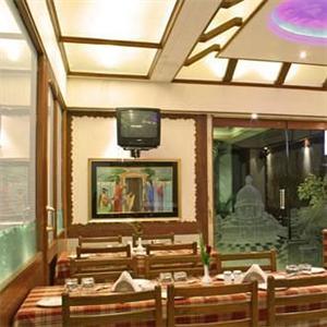 Regal Enclave Hotel Mumbai 4th road Near Railway Station, Khar West