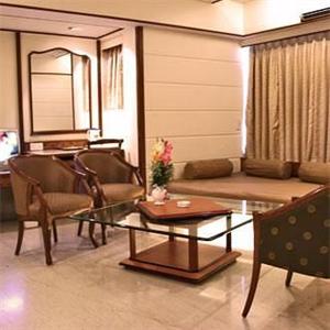 Regal Enclave Hotel Mumbai 4th road Near Railway Station, Khar West