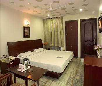 Suncity Hotel New Delhi 11A/34 W.E.A Channa Market