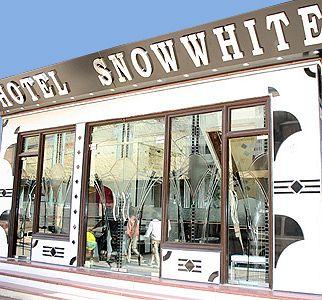 Snow White Hotel New Delhi 2433 Raj Guru Road, Chuna Mandi, Main Bazar, Pahar Ganj