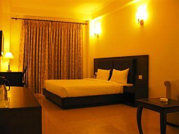 The Class Hotel New Delhi A-282, Mahipalpur, NH -8, Near Indira Gandhi International Airport