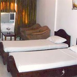 Royal Park Hotel Pimpri-Chinchwad Mumbai - Pune Highway Behind Siddharth Motors, Kasarwadi