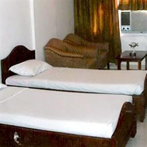 Royal Park Hotel Pimpri-Chinchwad Mumbai - Pune Highway Behind Siddharth Motors, Kasarwadi