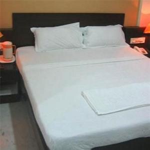 Bramha Hotel Secunderabad 9-3-369, Regemental Bazar Sarojini Devi Road