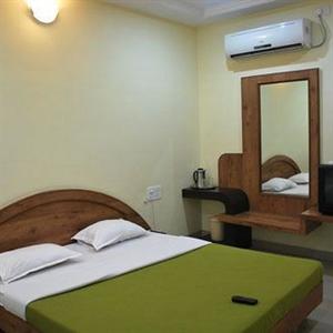 Hotel Kuber Inn Shirdi Near Police-ground, Nagar-manmad road highway