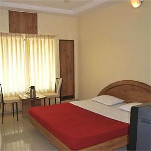 Hotel Kuber Inn Shirdi Near Police-ground, Nagar-manmad road highway