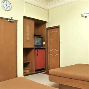 Raajpath Hotel Vadodara Near Railway Station, RC Dutt Road