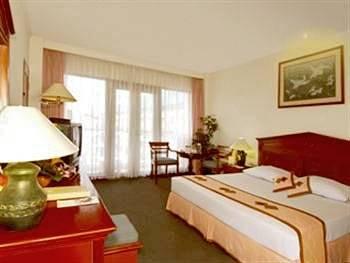 Jayakarta Hotel Bandung Ji. Ir. H. Juanda, No. 381