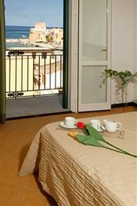 Cerri Hotel Castellammare del Golfo Via Mascagni, 2