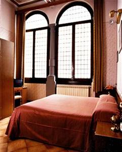 Hotel Giotto Florence Via del Giglio 13