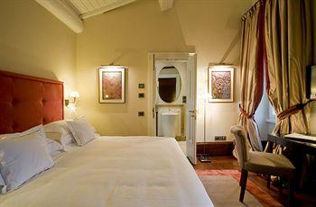 Hotel L'Orologio Florence Piazza Santa Maria Novella 24