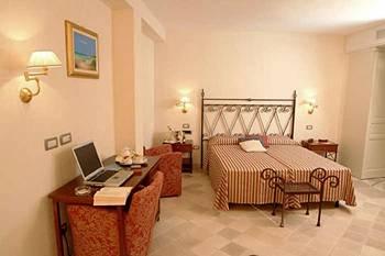 Relais Sant Eligio Hotel Ostuni Via G. Pinto 48/50