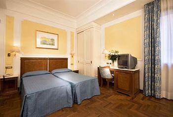 Borromeo Hotel Rome Via Cavour 117