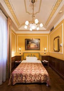 Borromeo Hotel Rome Via Cavour 117