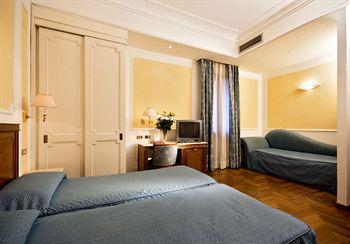 Borromeo Hotel Rome Via Cavour 117