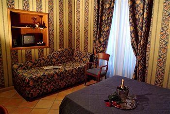 Hotel Lirico Rome Via del Viminale 31