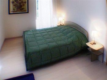 Residenza Maxima Apartment Rome Via Maria Lorenza Longo 14