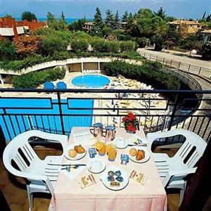 Hotel Residence Holiday Sirmione Via Achille Grandi 5  