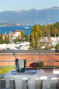 Porto Azzurro Hotel Sirmione Via Salvo d'Acquisto Localita Darsena degli Oleandri