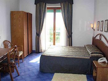 Hotel Girasole Sorrento Corso Italia 302