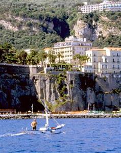 Hotel Continental Sorrento Piazza della Vittoria 4