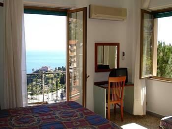 Hotel Condor Taormina Via Dietro Cappuccini 25