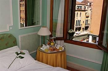 Hotel Arlecchino Venice Santa Croce 390