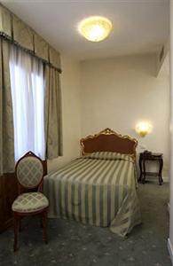 Hotel Locanda Canal Venice Castello 4422 C