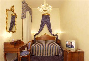 Hotel Locanda Canal Venice Castello 4422 C