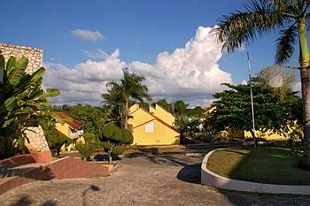 Caribbean Sunset Resort Negril Square