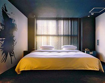 The Screen Hotel Kyoto 640-1 Shimogoryoumaecho Teramachi Marutamachi-sagaru Nakagyo-ku