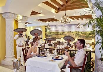 The Royal Resort Playa del Carmen Av. Constituyentes No. 2