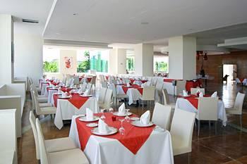 BlueBay Grand Esmeralda Hotel Playa del Carmen km 300 carretera Chetumal