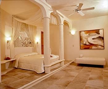 Desire Resort & Spa Cancun Carretera Cancun - Puerto Morelos, Km. 27.5 SM. 12, Mza 41, Lote 1, Fracc.2,Predio Tanchacte