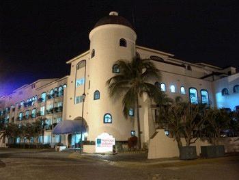 Flamingo Vallarta Hotel & Marina Puerto Vallarta Carretera al Aeropuerto Km. 6 Isla Iguana, Marina Vallarta