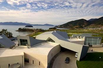 Hilton Golf and Spa Resort Namhae San 35-5 Doekwol-ri, Nam-myeon