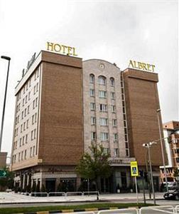 Hotel Albret Pamplona C/ Ermitagaña 3