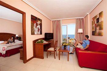 Costa Los Gigantes Suites And Spa Tenerife Juan Manuel Capdevielle 8 Puerto Santiago