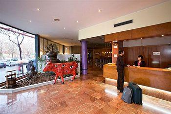 Hotel Domo Vilafranca del Penedes Francesc Macia 4