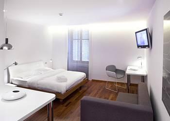 La Cour Des Augustins Hotel Geneva 15 Rue Jean Violette