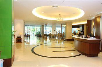 Royal View Resort Bangkok 27/3 Soi Chaisamorpoom Rangnam Road Payathai Ratchatevi