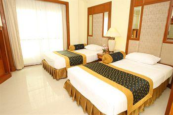 Royal View Resort Bangkok 27/3 Soi Chaisamorpoom Rangnam Road Payathai Ratchatevi