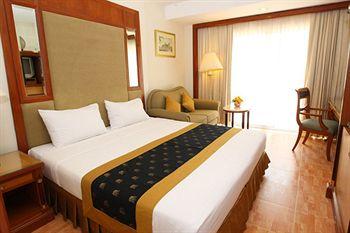 Royal View Resort Bangkok 27/3 Soi Chaisamorpoom Rangnam Road Payathai Ratchatevi